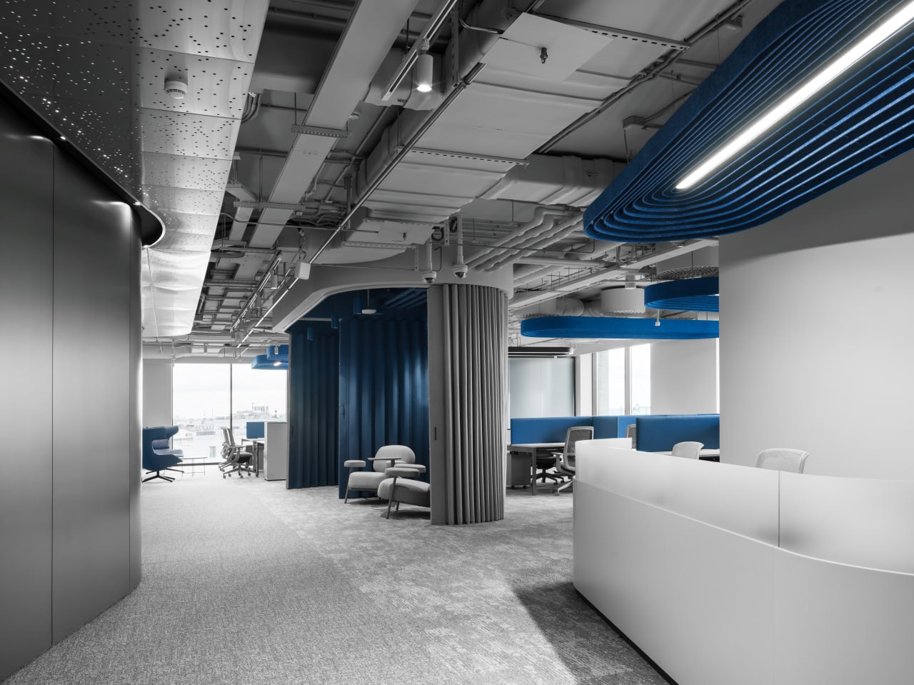 Офис крупной многопрофильной компании