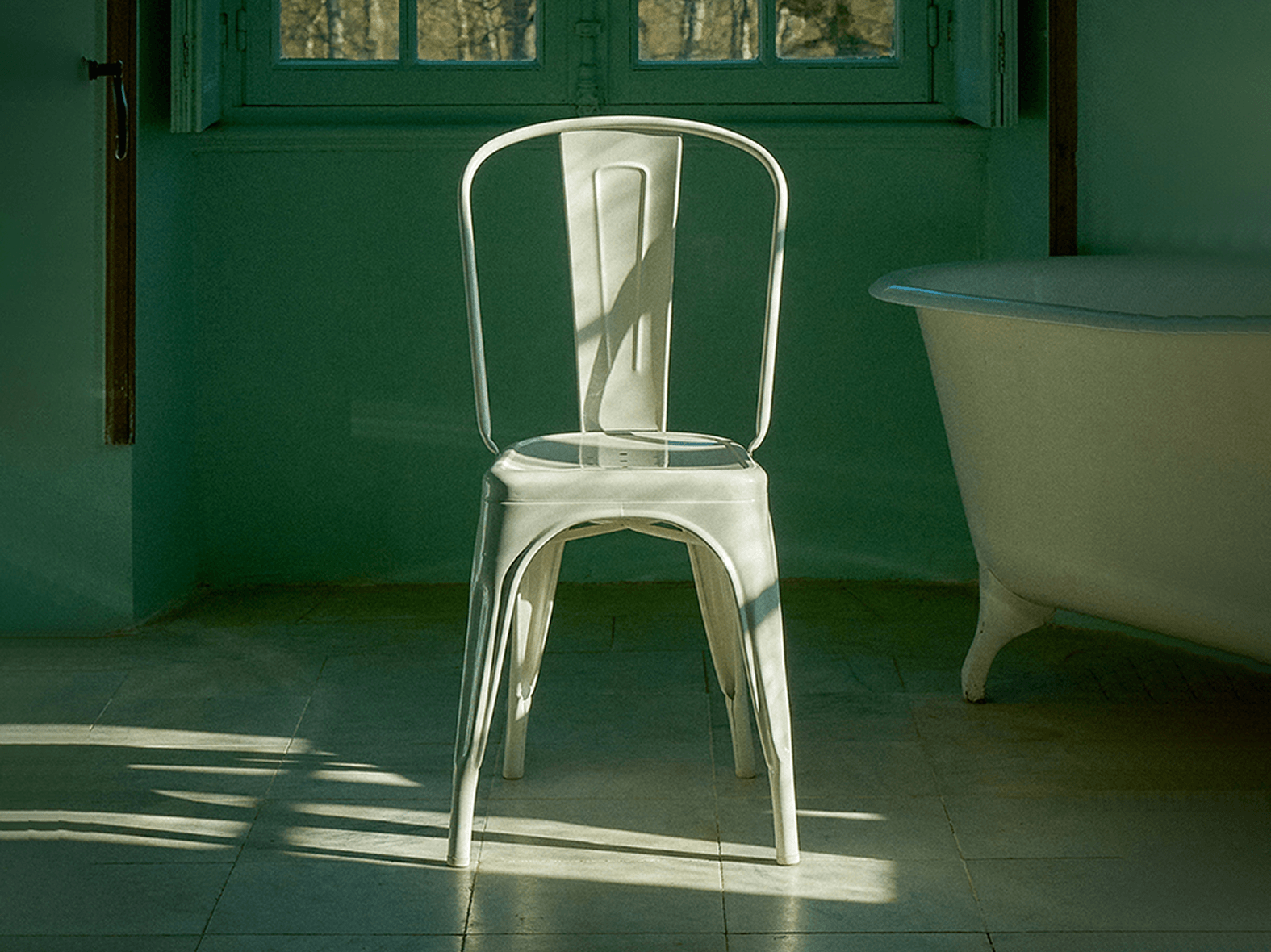 Как неделя моды в Париже вернула интерес к уличной мебели